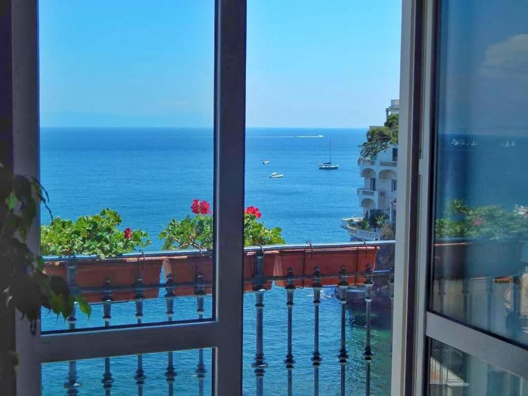 Casa Parthenope, A Window On The Sea Naples